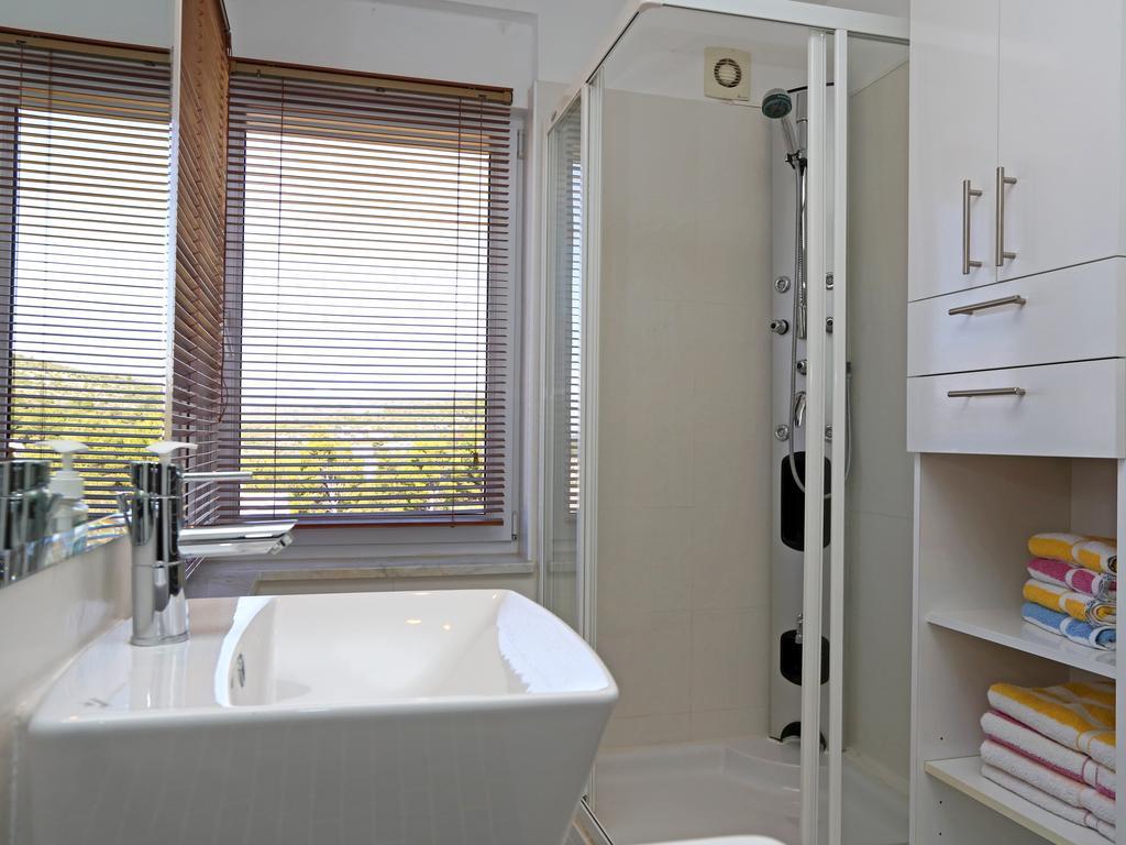 Lovely Apartment With Beautiful Pool Primosten Luaran gambar